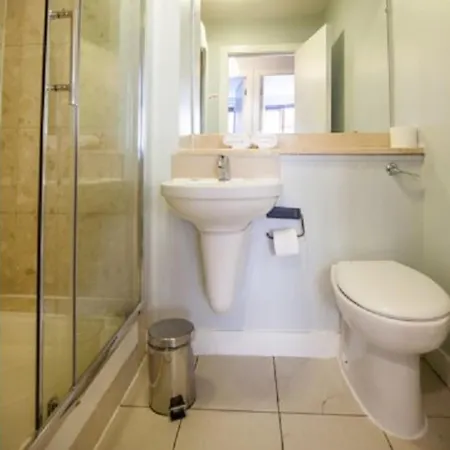 4 Bdr In Holiday home *